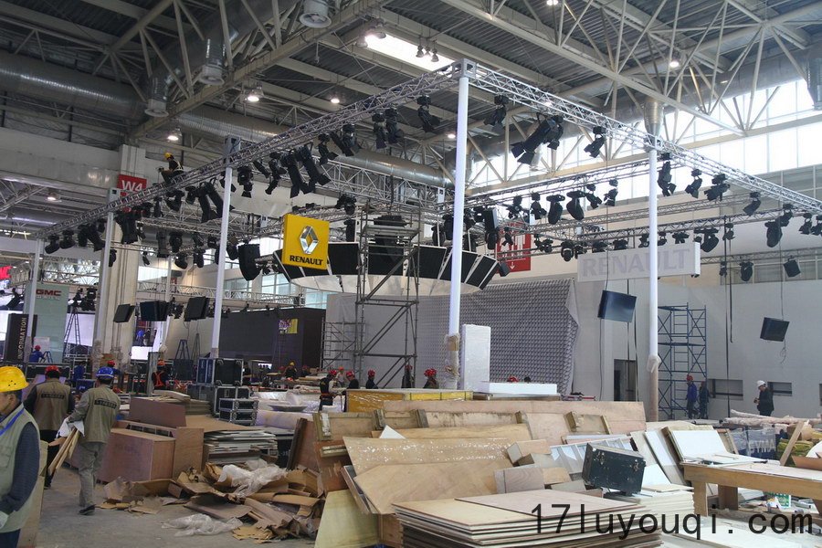 展台設計搭(dā)建如(rú)何(hé)控(kòng)製成本問題(tí)