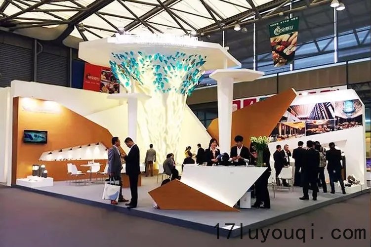 什麼(mó)樣的展(zhǎn)位(wèi)設計能吸引(yǐn)更多(duō)的(dí)人(rén)？